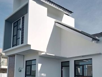 Rumah P.Liv Cihanjuang, 2/1 LANTAI di Cisasawi/Taman Cihanjuang Parongpong Bandung Barat Jual Dijual