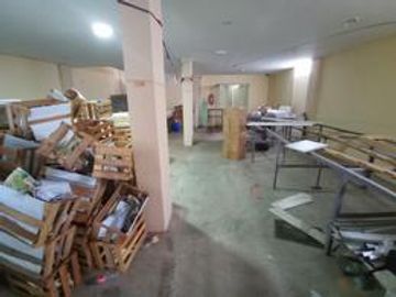 SE VENDE CASA , ALMACEN  Y /O LOCAL