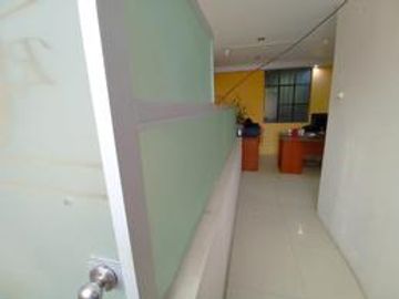 SE VENDE CASA , ALMACEN  Y /O LOCAL