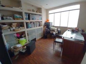 SE VENDE CASA , ALMACEN  Y /O LOCAL