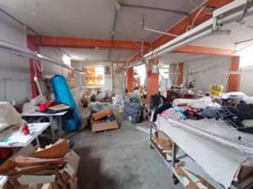 SE VENDE CASA , ALMACEN  Y /O LOCAL