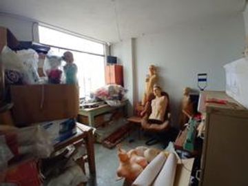 SE VENDE CASA , ALMACEN  Y /O LOCAL