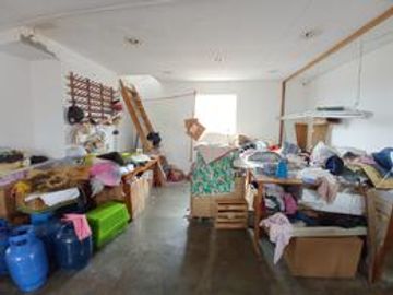 SE VENDE CASA , ALMACEN  Y /O LOCAL