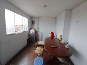 SE VENDE CASA , ALMACEN  Y /O LOCAL