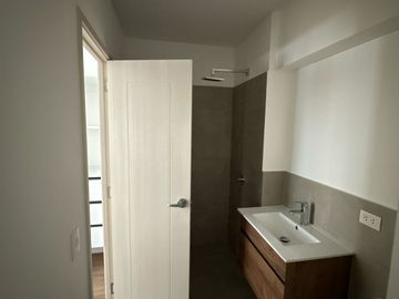 Alquila un moderno departamento en Av. General Salaverry 2900