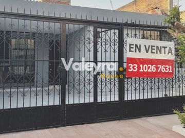 CASA EN VENTA A UNA CUADRA DE AVENIDA REVOLUCIÓN