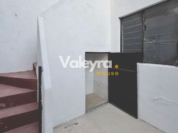 CASA EN VENTA A UNA CUADRA DE AVENIDA REVOLUCIÓN
