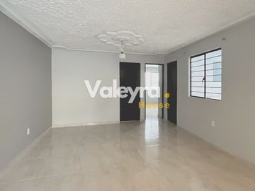CASA EN VENTA A UNA CUADRA DE AVENIDA REVOLUCIÓN
