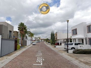 Casa en Cumbres del Lago Juriquilla Querétaro. Remates Exclusivos, Tu nuevo hogar te espera.