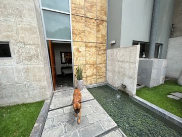 Oportunidad única: Venta moderna Casa en el mejor condominio de La Molina