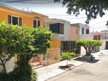 Casa En venta Col. Jardines Del Nilo, Remate Bancario