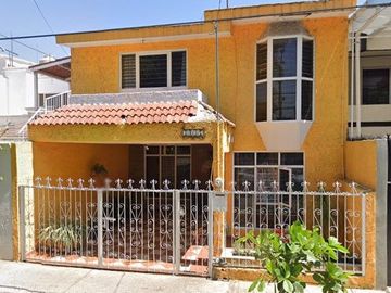 Casa En venta Col. Jardines Del Nilo, Remate Bancario