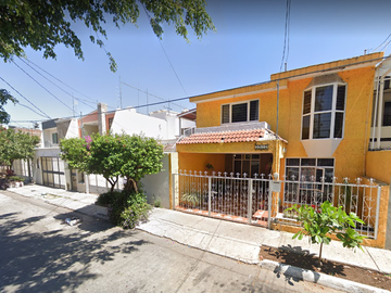Casa En venta Col. Jardines Del Nilo, Remate Bancario