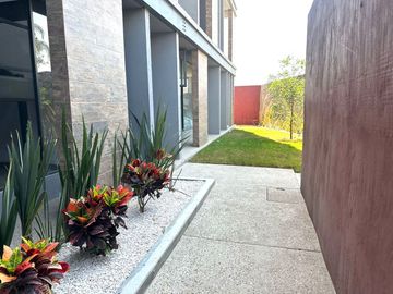 Departamento Penthouse en Venta, de dos niveles dentro de condominio en Cañadas del Arroyo, Corregidora