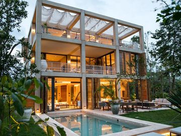 LUJOSA Y EXCLUSIVA VILLA DENTRO DEL DESARROLLO CORASOL, ARQUITECTURA DE SORDO MADALENO