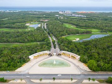 LUJOSA Y EXCLUSIVA VILLA DENTRO DEL DESARROLLO CORASOL, ARQUITECTURA DE SORDO MADALENO