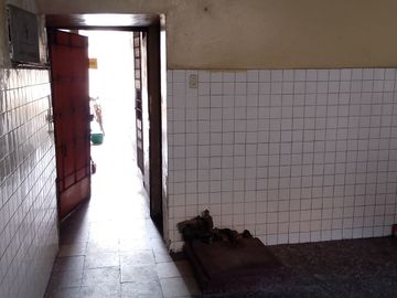 ALQUILER LOCAL COMERCIAL 1ER PISO EN ZONA TRÁNSITABLE Y COMERCIAL EN AVENIDA CANADA SAN BORJA