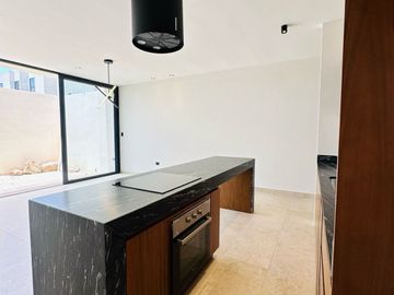Casa en Venta de 3 habitaciones en Temozon , Mérida