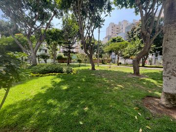 Venta Dpto. de estreno en zona residencial de Miraflores – Tranquilidad, modernidad y parque