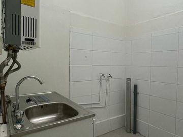 Gran casa esquina de uso comercial y/o habitacional