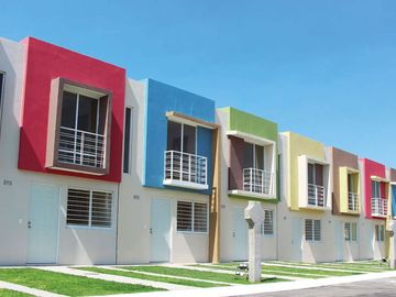 DESARROLLO PARQUES DE LAS AVES: CASAS EN ZAPOPAN