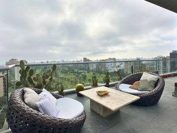 Venta Dúplex de lujo con terraza de 63 m², jacuzzi y vista panorámica al Golf de San Isidro