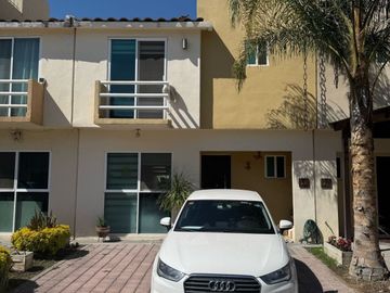Casa en venta en Querétaro, zona Hacienda La Gloria