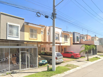 Casa en Parques de Tesistán II Zapopan Jalisco.