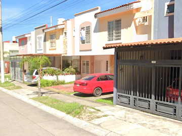 Casa en Parques de Tesistán II Zapopan Jalisco.