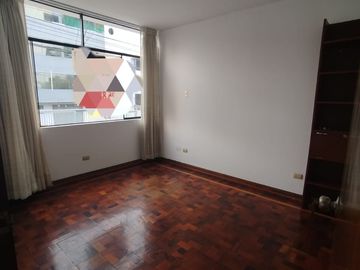 Urb. Barboncito cerca de Av. Arequipa, Ovalo Miraflores y Huaca Pucllana