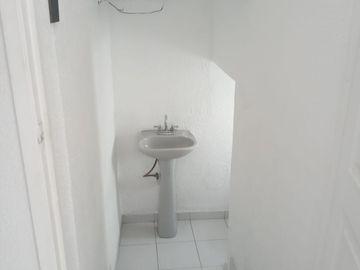 Casa en enta cerca del tecnologico de morelia con rápidos accesos al centro