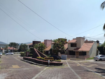 REMATO HERMOSA CASA CON 3 RECAMARAS UBICADA EN EL RESIDENCIAL COUNTRY TEJALPA JIUTEPEC MORELOS APROVECHA