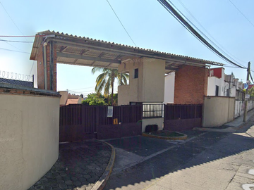 REMATO HERMOSA CASA CON 3 RECAMARAS UBICADA EN EL RESIDENCIAL COUNTRY TEJALPA JIUTEPEC MORELOS APROVECHA