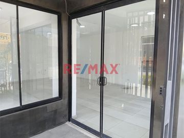 Se Alquila Local Comercial En SJL
