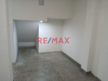 Se Alquila Amplio Local De 77 M2 En SJL