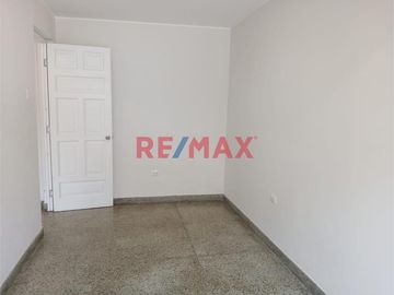 Se Alquila Amplio Local De 77 M2 En SJL