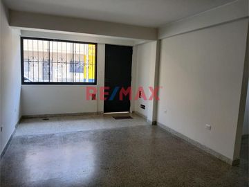 Se Alquila Amplio Local De 77 M2 En SJL