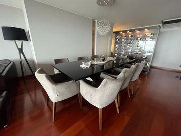 Venta Dpto. de lujo con vista panorámica al Golf Los Inkas – Terraza, cava y 3 dorms. con baño propio