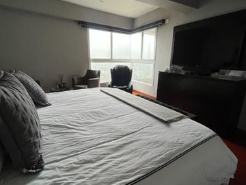 Venta Dpto. de lujo con vista panorámica al Golf Los Inkas – Terraza, cava y 3 dorms. con baño propio