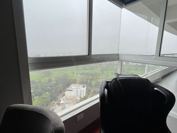 Venta Dpto. de lujo con vista panorámica al Golf Los Inkas – Terraza, cava y 3 dorms. con baño propio