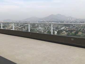 Venta Dpto. de lujo con vista panorámica al Golf Los Inkas – Terraza, cava y 3 dorms. con baño propio