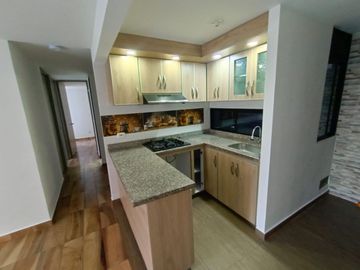 VENDO APARTAMENTO 1ER PISO, CON EXCELENTES TERMINADOS Y UBICACION, CONJUNTO AMARANTO