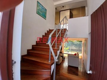 Se Vende Hermosa Casa De 2 Pisos + Terraza