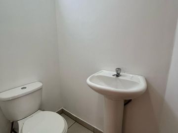 HERMOSA CASA EN VENTA - CASAS DEL VALLE