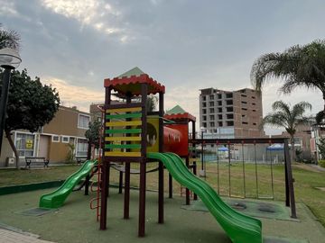 HERMOSA CASA EN VENTA - CASAS DEL VALLE