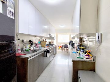 VENTA DE AMPLIO DEPARTAMENTO EN LA URB. CLUB GOLF LOS INCAS - SURCO