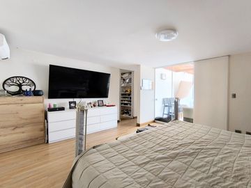 VENTA DE AMPLIO DEPARTAMENTO EN LA URB. CLUB GOLF LOS INCAS - SURCO