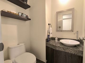 VENTA DE AMPLIO DEPARTAMENTO EN LA URB. CLUB GOLF LOS INCAS - SURCO