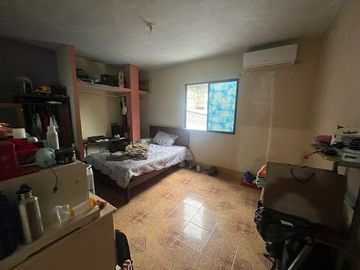 CASA RENTERA CON ALTA RENTABILIDAD- 2 LOCALES + 2 DEPARTAMENTOS- SECTOR UNIVERSIDAD CATÓLICA