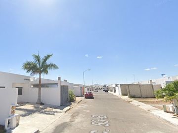 Casa en Venta. Fraccionamiento las Américas 2, Mérida, Yucatán. Remate Hipotecario.
